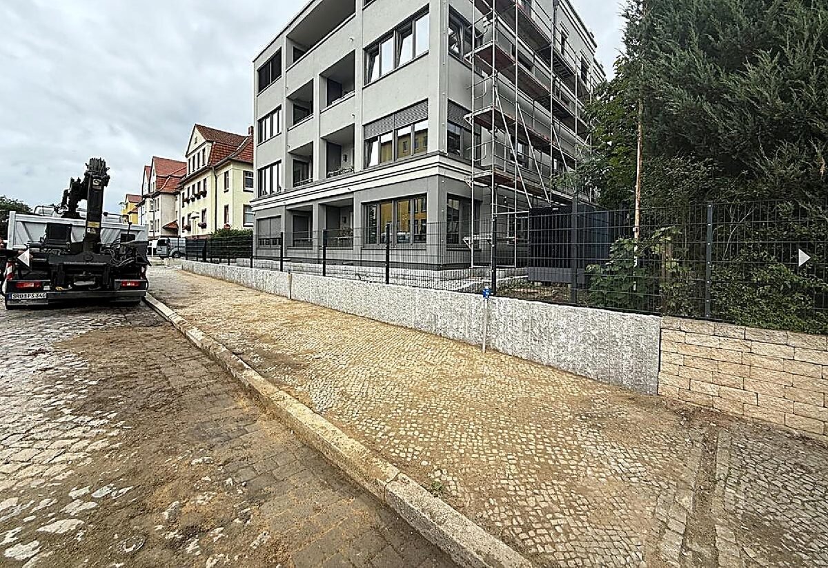 Wegebau am Mehrfamilienhaus